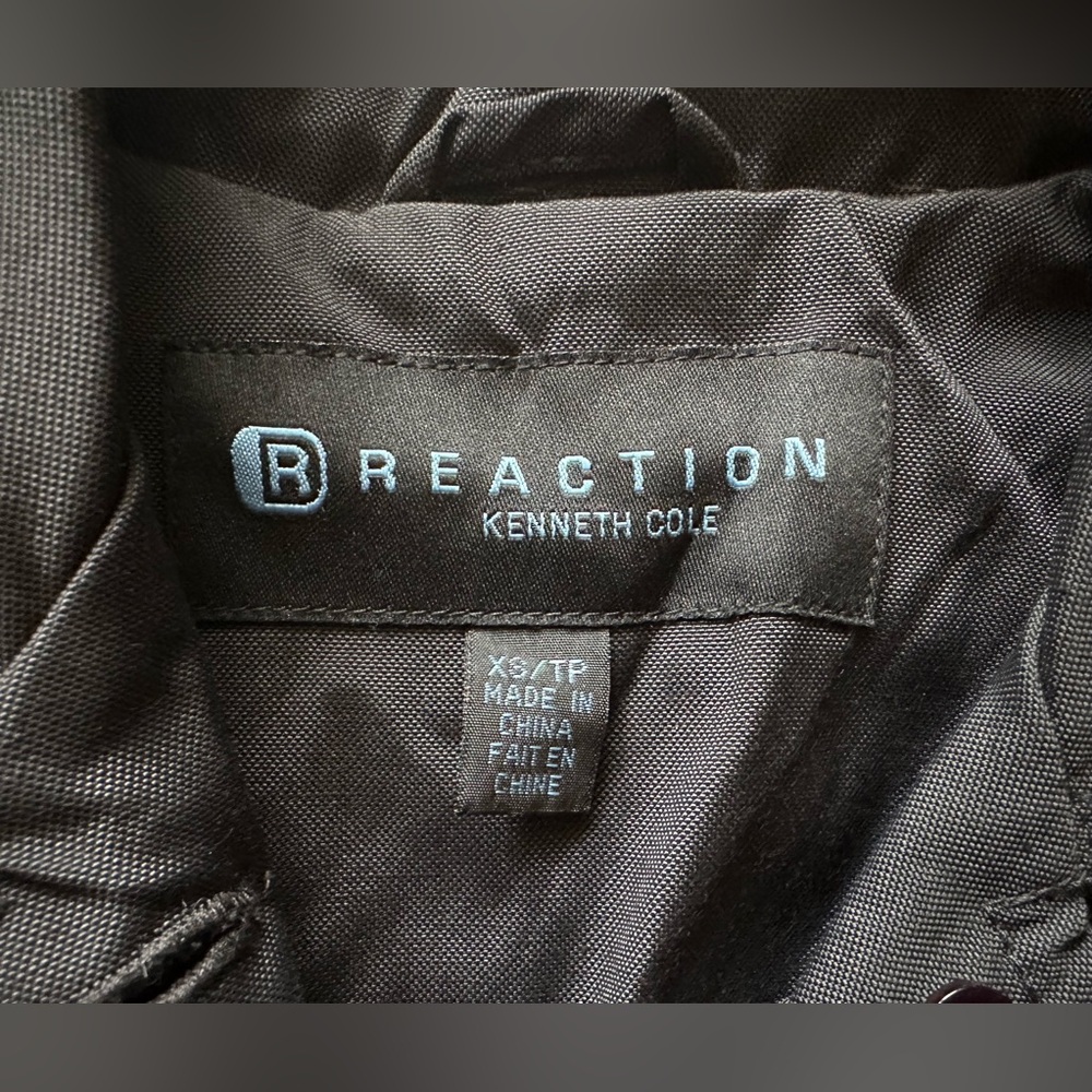 VINTAGE black belted trench coat • minimalist Kenneth Cole Reaction • xs - Picture 7 of 13